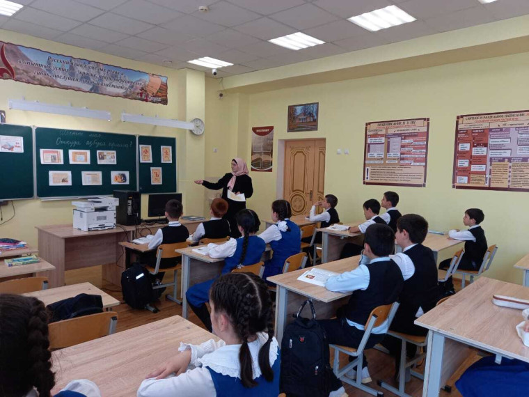 Познавательная беседа «Откуда азбука пришла?» прошла в 5 «А» классе.